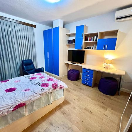 City Center Apartment Tirana Esterno foto