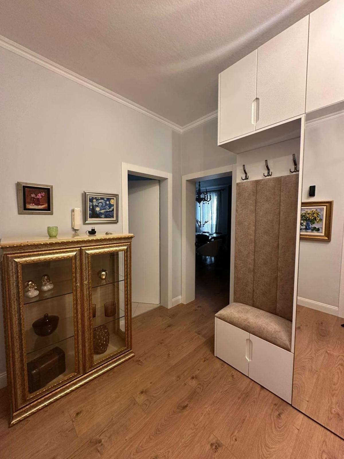 City Center Apartment Tirana Esterno foto
